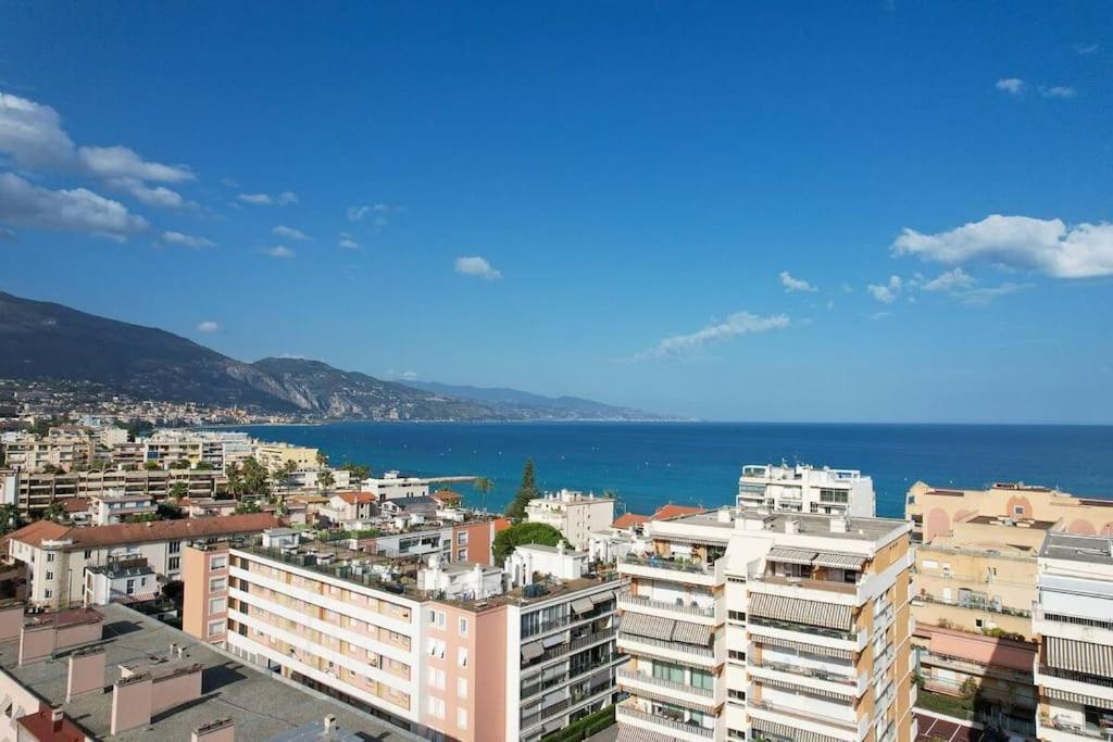 Appartement T2 En Bord De Mer Рокбрюн-Кап-Мартин Екстериор снимка
