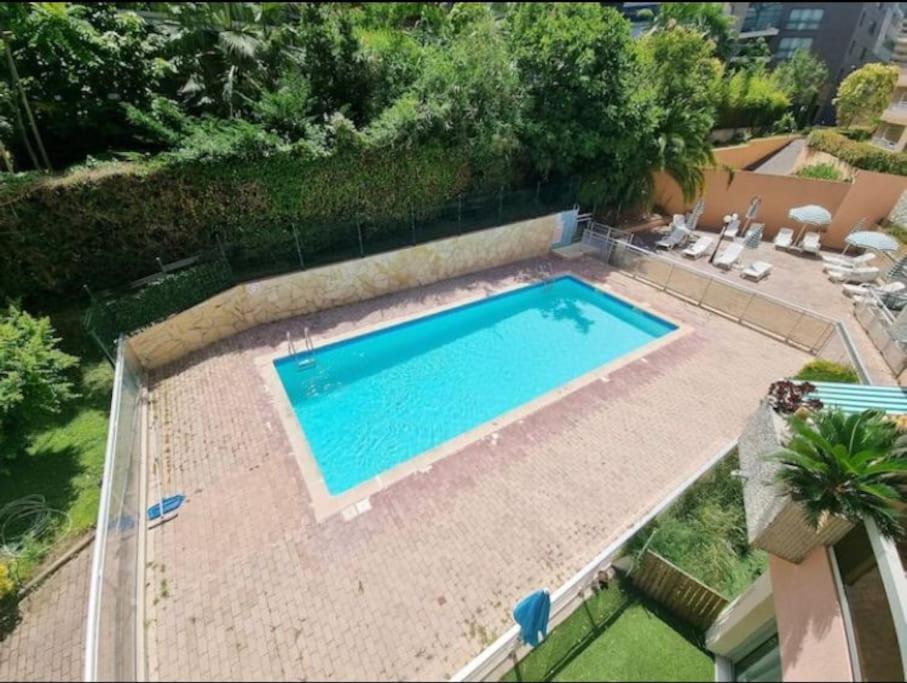 Appartement T2 En Bord De Mer Рокбрюн-Кап-Мартин Екстериор снимка